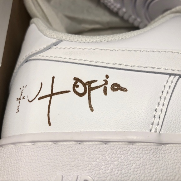 Travis Scott Nike Airforce 1 UtopiaSize 9 Men's - Picture 2 of 2